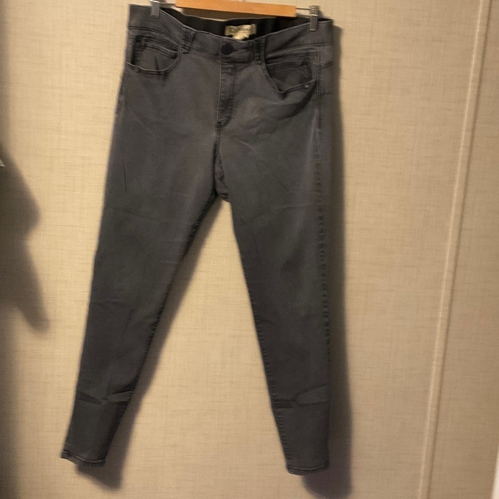 Democracy Women's Charcoal Skinny Jeans